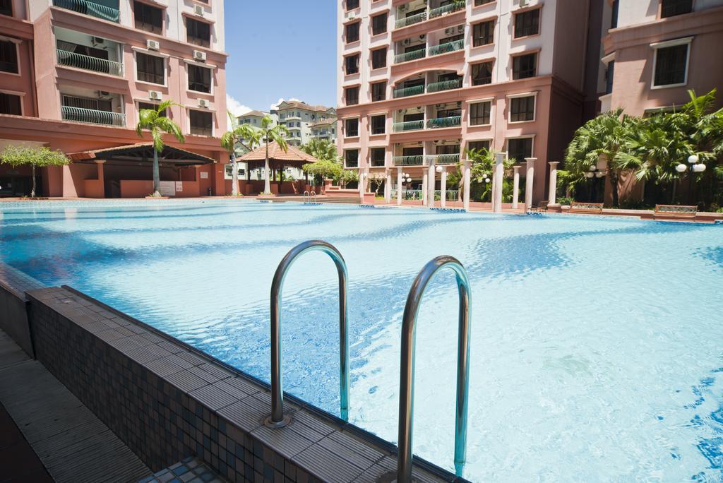 Apartament Nana Marina Court Kota Kinabalu Zewnętrze zdjęcie