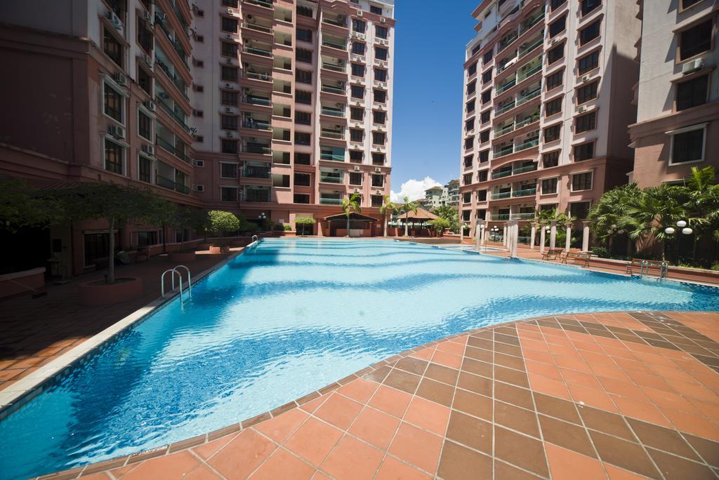 Apartament Nana Marina Court Kota Kinabalu Zewnętrze zdjęcie